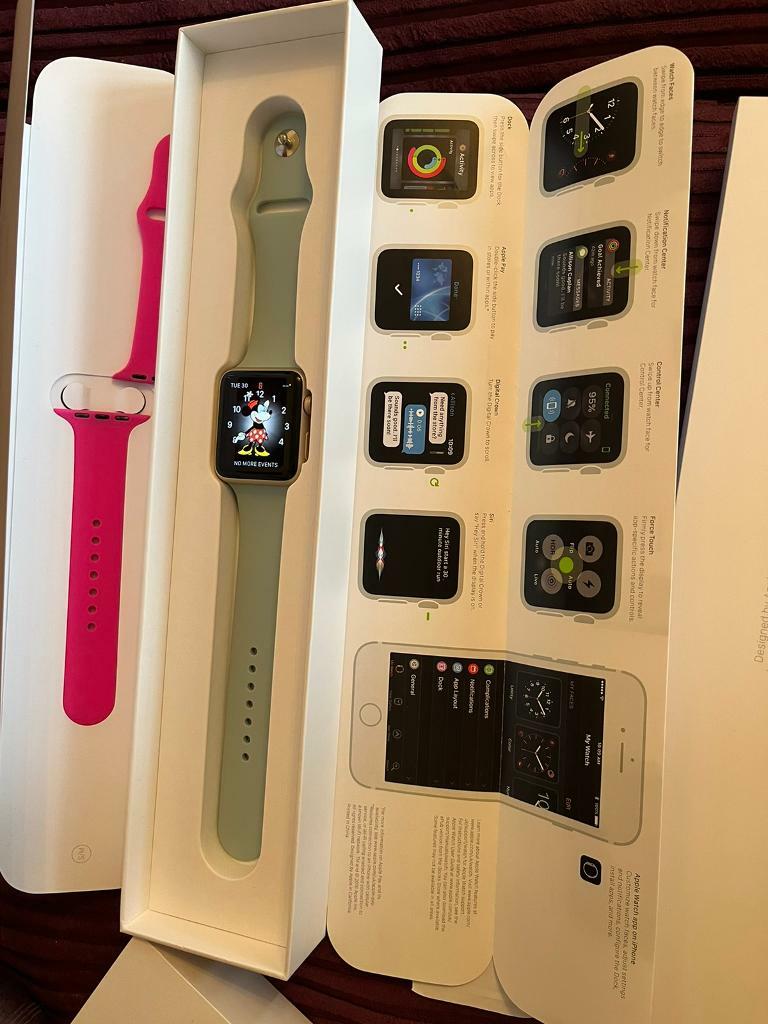 fitbit versa v apple watch 3
